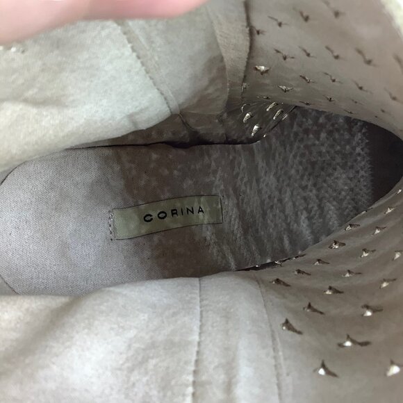Corina Embossed Perforated Western Style Ankle Boots Women Sz EU39 US 8.5 Heeled - Picture 4 of 5